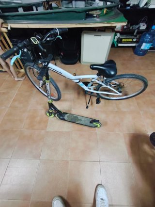 Pack Bici B-Twin y Patinete Oxelo