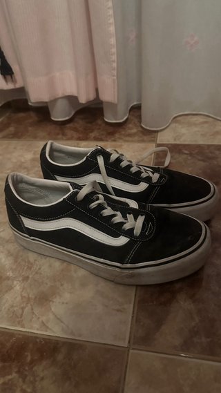 Zapatillas Vans Negras y Blancas
