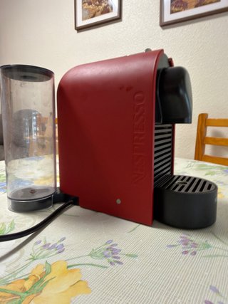 Cafetera Nespresso Krups Roja