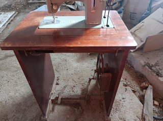 Máquina de coser Wertheim antigua