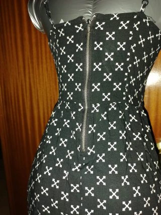Vestido negro con estampado
