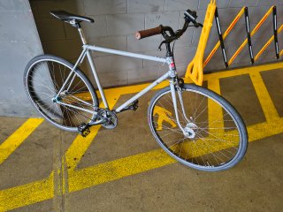 **Bicicleta urbana/fixie – ruedas 700C**