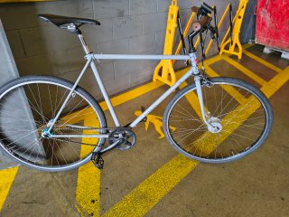 **Bicicleta urbana/fixie – ruedas 700C**