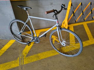 **Bicicleta urbana/fixie – ruedas 700C**