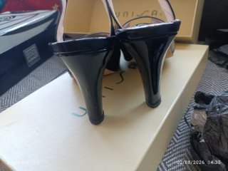 Zapatos Unisa charol negros T38