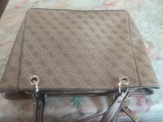 Bolso Tote Guess Noelle Beige