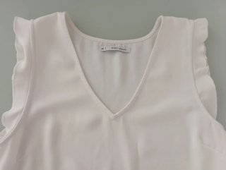 Camisa blanca sin mangas blanca