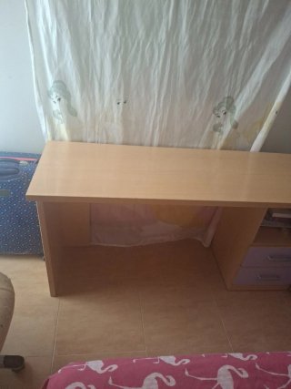 Escritorio 1.50m.de regalo cortina.