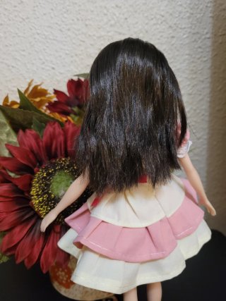 Muñeca Barbie Vestido Rosa y Crema