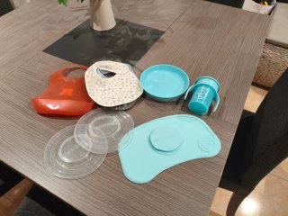 Pack alimentación bebé Twistshake + baberos