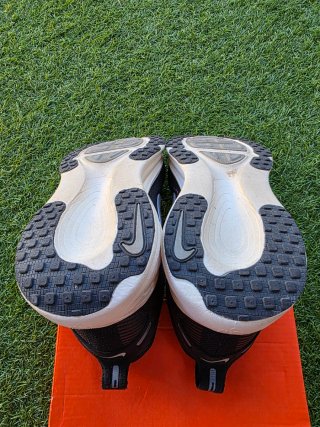 Nike Vomero 18 Talla 43