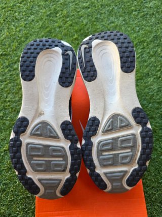 Nike Vomero 18 Talla 43