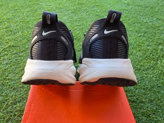 Nike Vomero 18 Talla 43