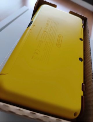 Nintendo 2DS XL Pikachu Edition