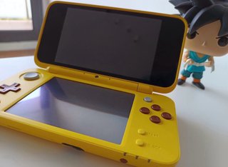 Nintendo 2DS XL Pikachu Edition