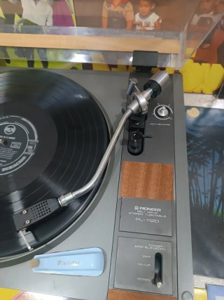 Tocadiscos Pioneer japonés