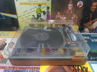 Tocadiscos Pioneer japonés