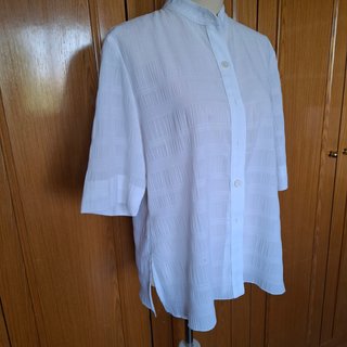 Camicia bianca a manica corta da donna