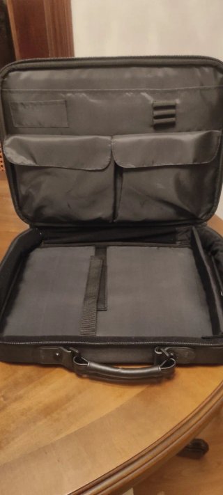 Maletín para ordenador portátil marca Case Logic