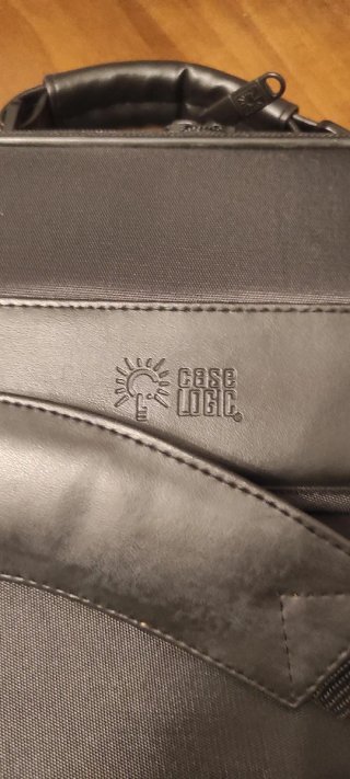 Maletín para ordenador portátil marca Case Logic