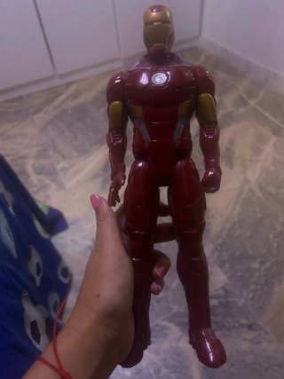 Muñecos Marvel Grandes y Stars Wars