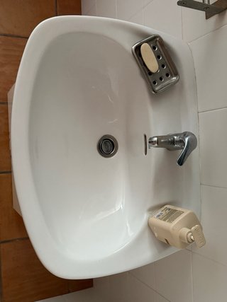 Mueble de baño completo, lavabo, espejo y grifo