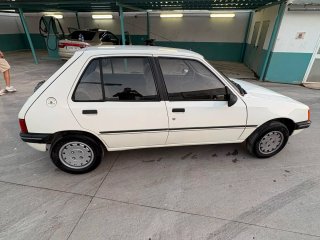 Peugeot 205 1989