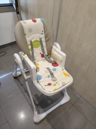 Trona Kinderkraft con bandeja azul