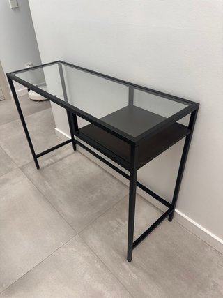Mesa recibidor cristal y metal negro