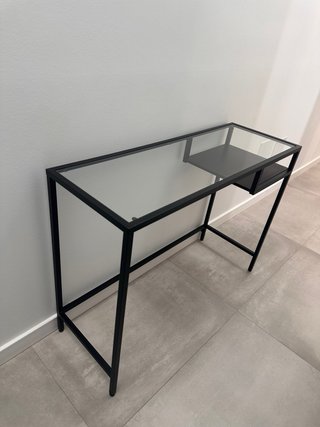 Mesa recibidor cristal y metal negro