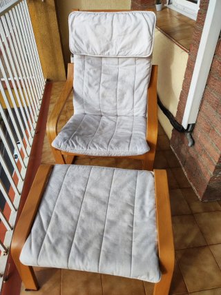 Sillón Pong IKEA madera y tela beige