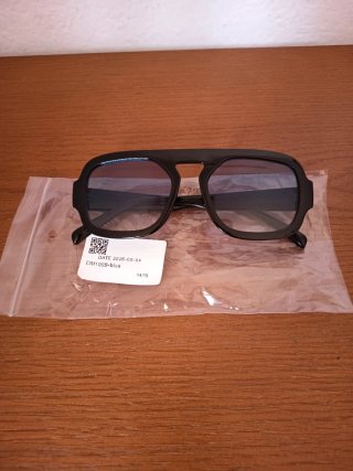 Gafas de sol Moncler Valeria negras y azules