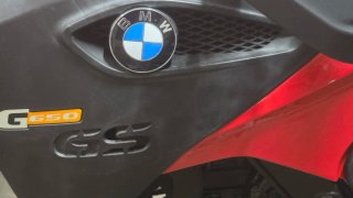 BMW G650GS Adventure Moto Roja y Negra