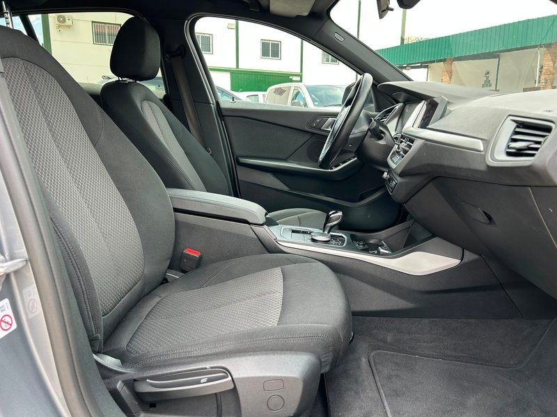BMW Serie 1 116d (F40) 2023, foto 12