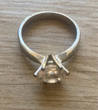 Anello Solitario Pietra Brillante Taglio Diamante