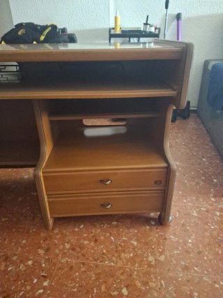 Mesa escritorio con ruedas