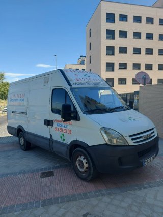 Furgoneta iveco daily 2.3 136cv año 2009 330mil km