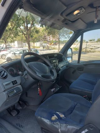 Furgoneta iveco daily 2.3 136cv año 2009 330mil km