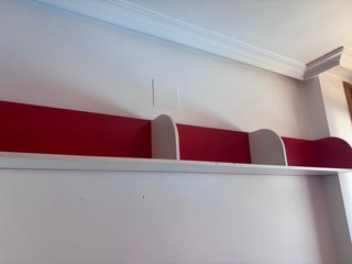 Estanterías infantiles rojas y blancas de 210cm