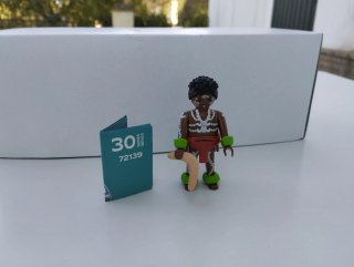 Playmobil Serie 30 Figura 72139 indígena.