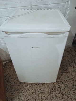 Congelador Milectric bajo encimera FRV87 A++