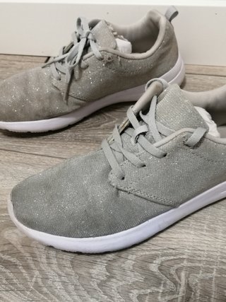 Zapatillas deportivas grises con brillo Talla 41