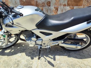 Honda CBF 250 Plata