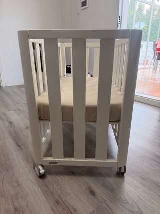 Cuna de bebé blanca doco