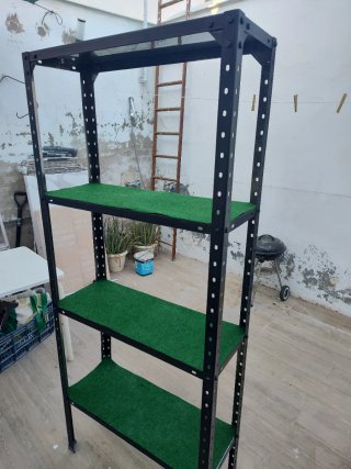 Estantería de metal se venden las tres juntas