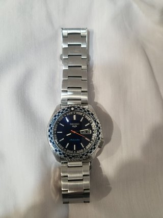 Reloj Seiko 5 Sport Azul y Plateado