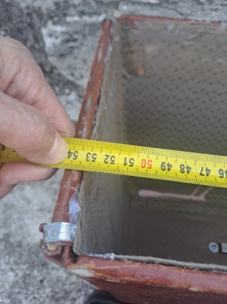 Tapadera y caja para máquina de coser