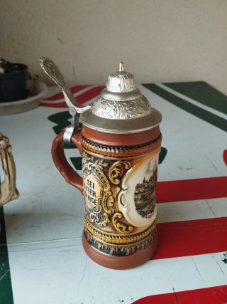Jarras cerveceras alemanas decoradas