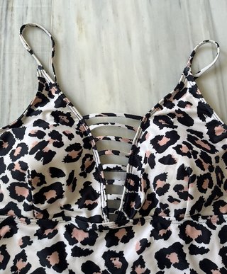 Bañador de leopardo blanco y marron