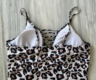Bañador de leopardo blanco y marron